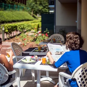 Zenitude Hôtel-résidences L'orée Du Parc Hotel
